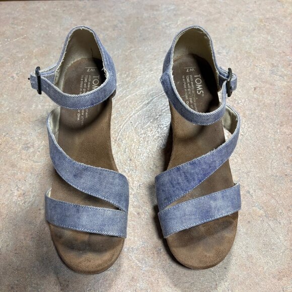 TOMS Clarissa Blue Denim Wrapped Vamp Wedge Sandals Cork Heels 7 - Picture 3 of 13